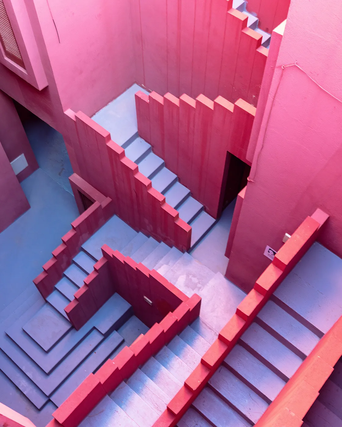 La Muralla Roja - la muraille rouge de Ricardo Bofill la muralla roja le mur rouge de ricardo bofill la manzanera calp espagne 6 la-muralla-roja-le-mur-rouge-de-ricardo-bofill-la-manzanera-calp-espagne-6