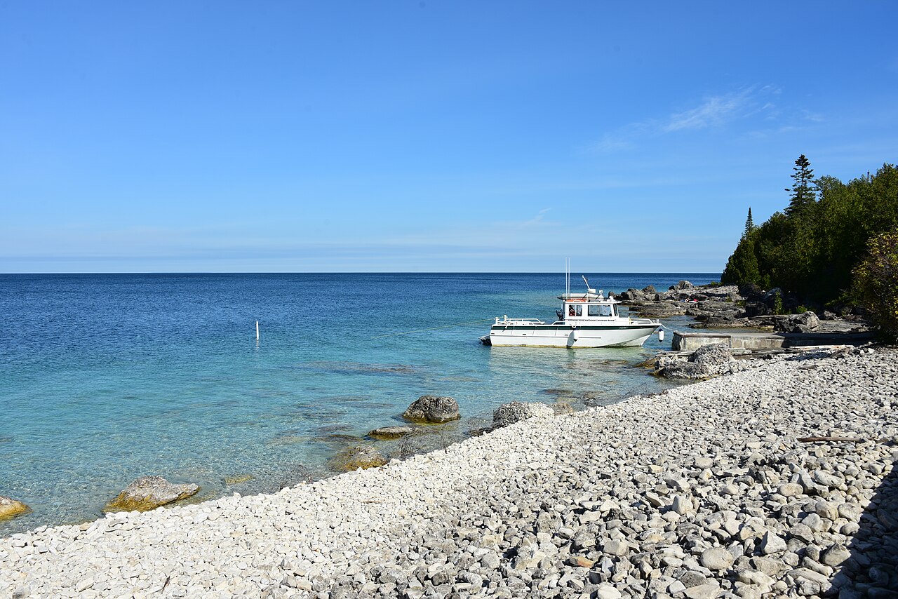 lowerpot island rivage lac huron Rivage rocheux de Flowerpot Island et eaux transparentes du lac Huron