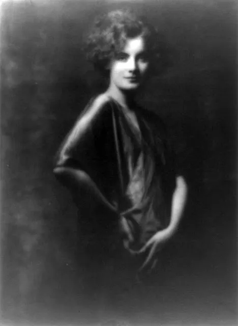 Quelques portraits de Greta Garbo en 1925 portraits de Greta Garbo en 1925 par Arnold Genthe 12 portraits-de-Greta-Garbo-en-1925-par-Arnold-Genthe-12