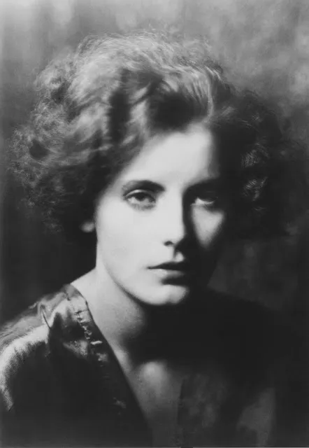 Quelques portraits de Greta Garbo en 1925 portraits de Greta Garbo en 1925 par Arnold Genthe 4 portraits-de-Greta-Garbo-en-1925-par-Arnold-Genthe-4