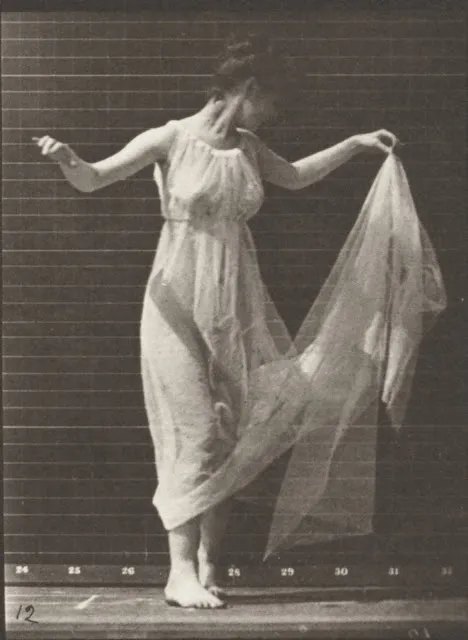 Dancing Fancy - une femme danse dans une série de clichés de 1887 Dancing Fancy une femme danse dans une serie de cliches de 1887 14 Dancing-Fancy-une-femme-danse-dans-une-serie-de-cliches-de-1887-14