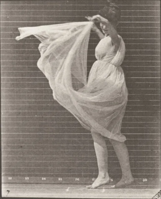 Dancing Fancy - une femme danse dans une série de clichés de 1887 Dancing Fancy une femme danse dans une serie de cliches de 1887 9 Dancing-Fancy-une-femme-danse-dans-une-serie-de-cliches-de-1887-9