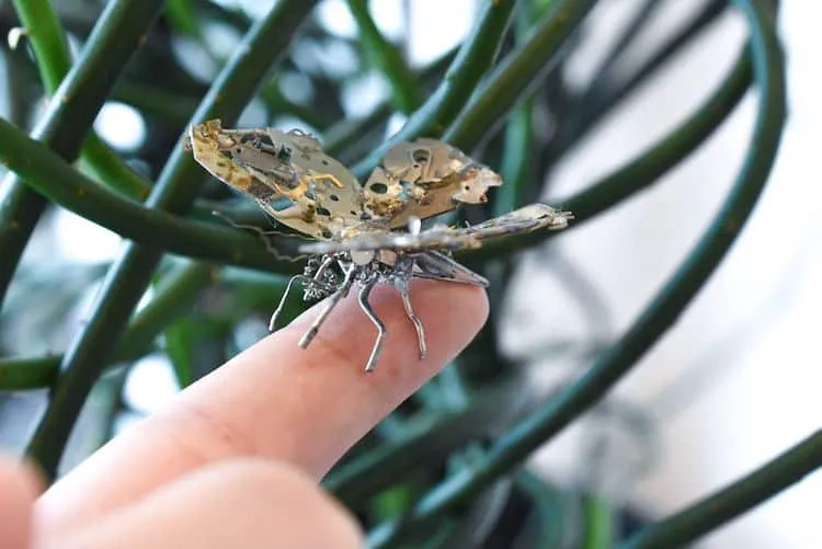 Les magnifiques sculptures en pièces de montres de Hisashi Ito Les magnifiques sculptures en pieces de montres de Hisashi Ito 4 Les-magnifiques-sculptures-en-pieces-de-montres-de-Hisashi-Ito-4