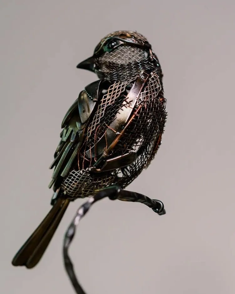 Des animaux en pièces métalliques par Leah Jeffery des animaux en pieces metalliques par leah jeffery 11 oiseau des-animaux-en-pieces-metalliques-par-leah-jeffery-11-oiseau