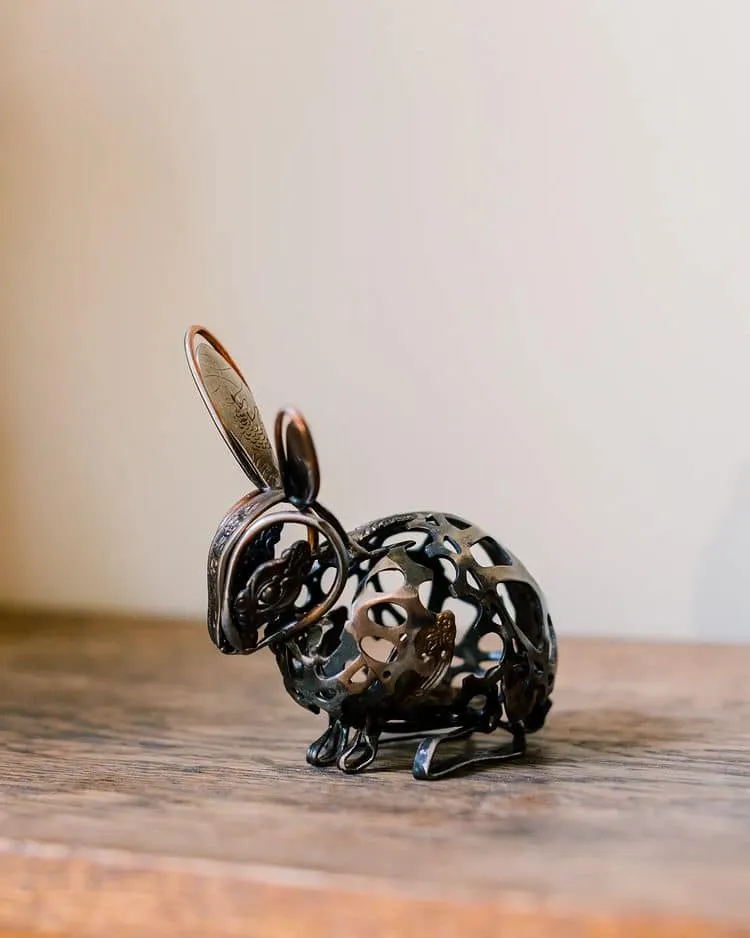 Des animaux en pièces métalliques par Leah Jeffery des animaux en pieces metalliques par leah jeffery 9 lapin des-animaux-en-pieces-metalliques-par-leah-jeffery-9-lapin.