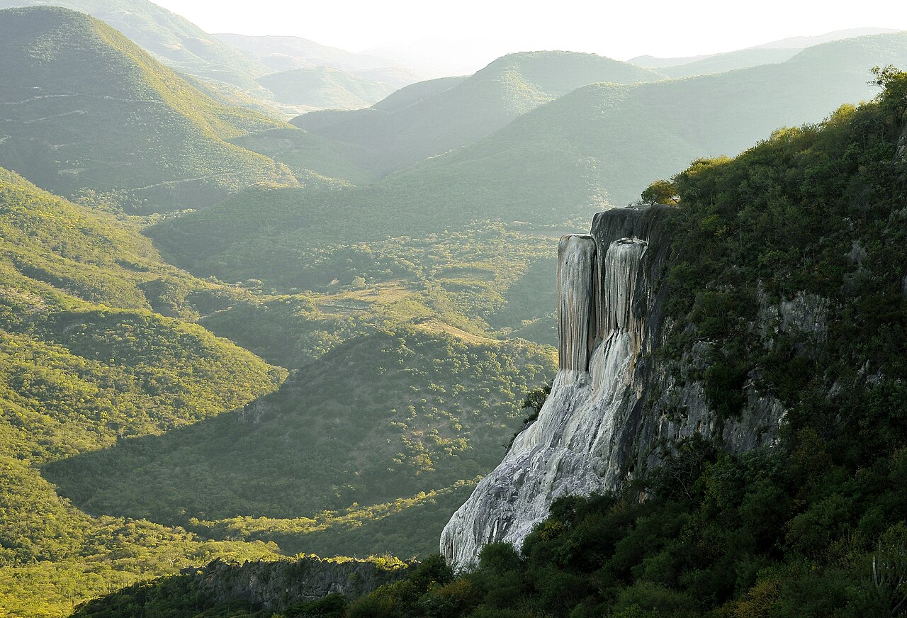 hierve el agua cascade petrifiee oaxaca mexique Cascade pétrifiée de Hierve el Agua dans les montagnes d’Oaxaca au Mexique