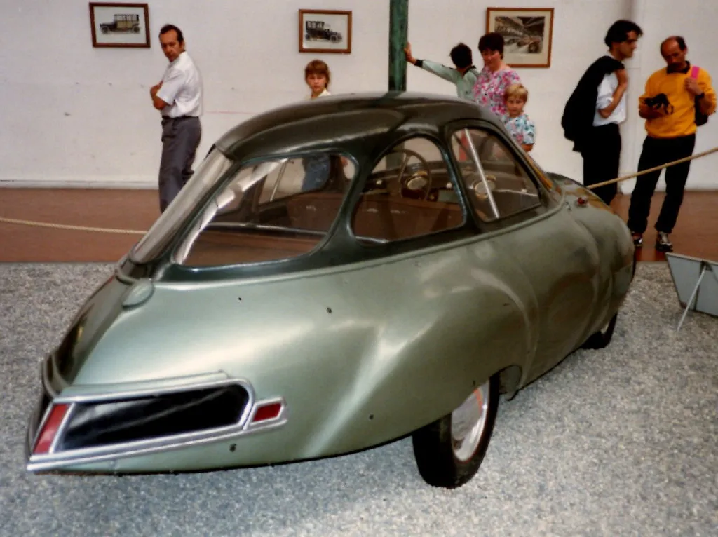 La Panhard Dynavia, un concept car économe en carburant de 1948 la panhard dynavia un concept car econome en carburant de 1948 5 la-panhard-dynavia-un-concept-car-econome-en-carburant-de-1948-5