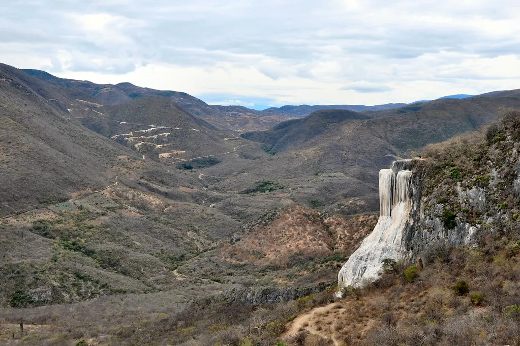 Les magnifiques cascades pétrifiées de Hierve el Agua les magnifiques cascades petrifiees de hierve el agua oaxaca mexique 2 les-magnifiques-cascades-petrifiees-de-hierve-el-agua-oaxaca-mexique-2