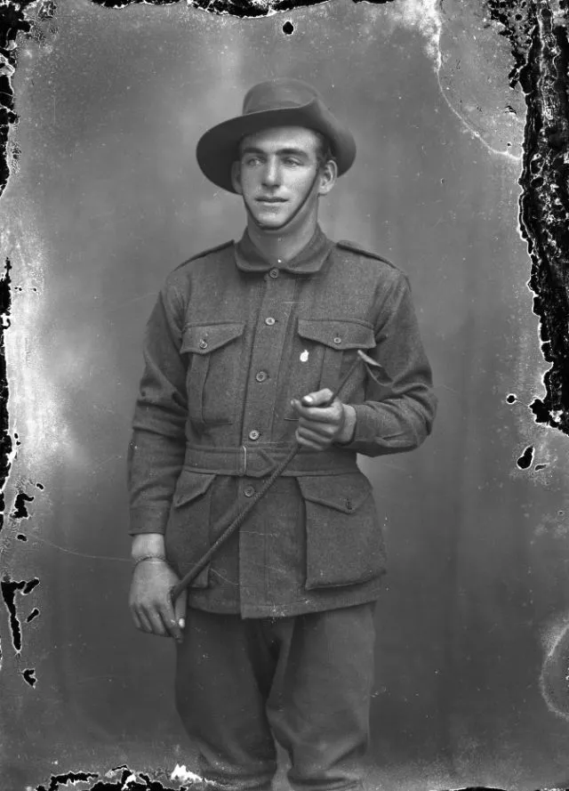 35 portraits de soldats australiens de la première guerre mondiale 35 portraits de soldats australiens de la premiere guerre mondiale 25 35-portraits-de-soldats-australiens-de-la-premiere-guerre-mondiale-25