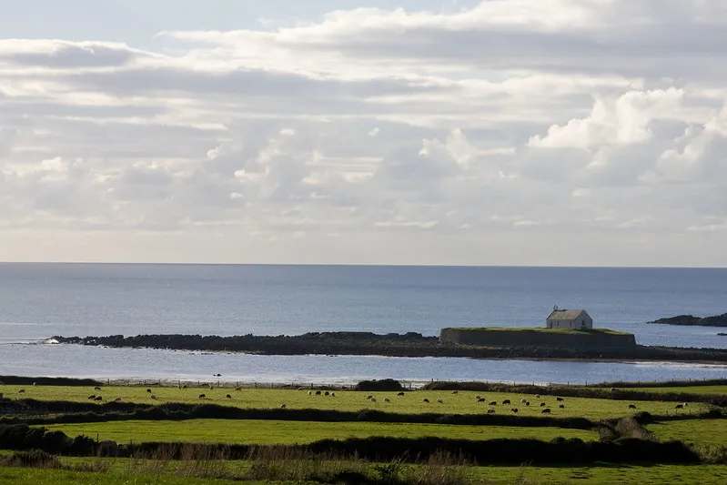 L'église St Cwyfan, la petite église dans la mer L eglise St Cwyfan la petite eglise dans la mer anglesey pays de galles 4 L-eglise-St-Cwyfan-la-petite-eglise-dans-la-mer-anglesey-pays-de-galles-4