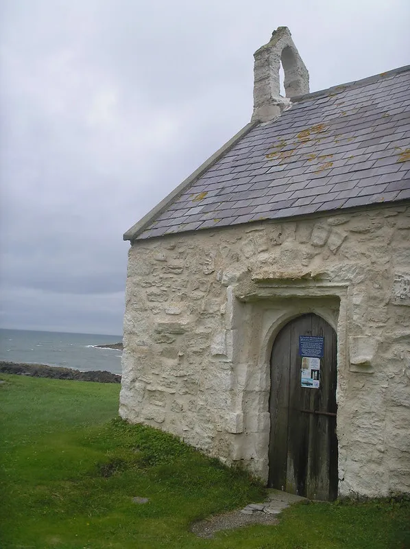 L'église St Cwyfan, la petite église dans la mer L eglise St Cwyfan la petite eglise dans la mer anglesey pays de galles 7 L-eglise-St-Cwyfan-la-petite-eglise-dans-la-mer-anglesey-pays-de-galles-7.