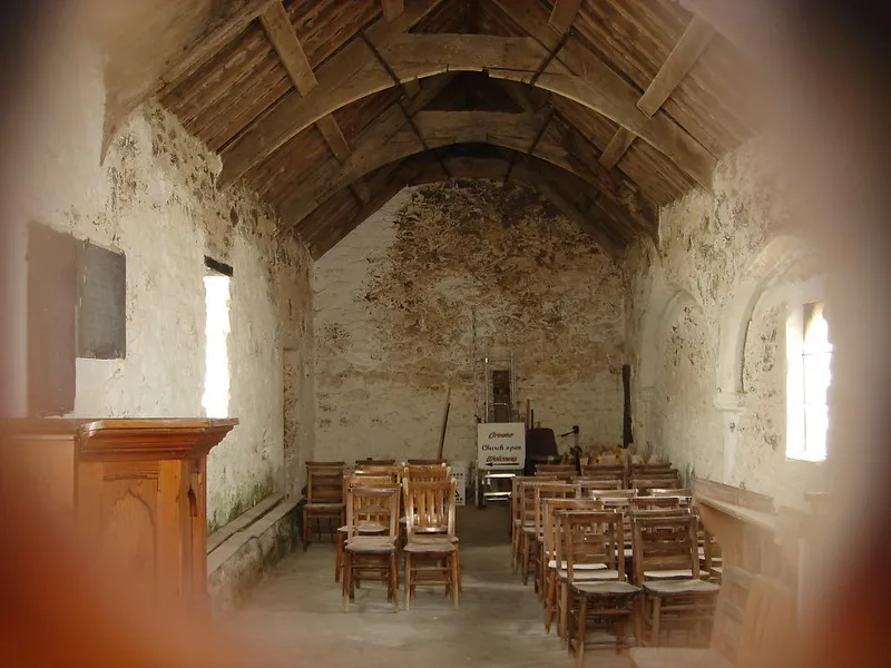 L'église St Cwyfan, la petite église dans la mer L eglise St Cwyfan la petite eglise dans la mer anglesey pays de galles 8 L-eglise-St-Cwyfan-la-petite-eglise-dans-la-mer-anglesey-pays-de-galles-8
