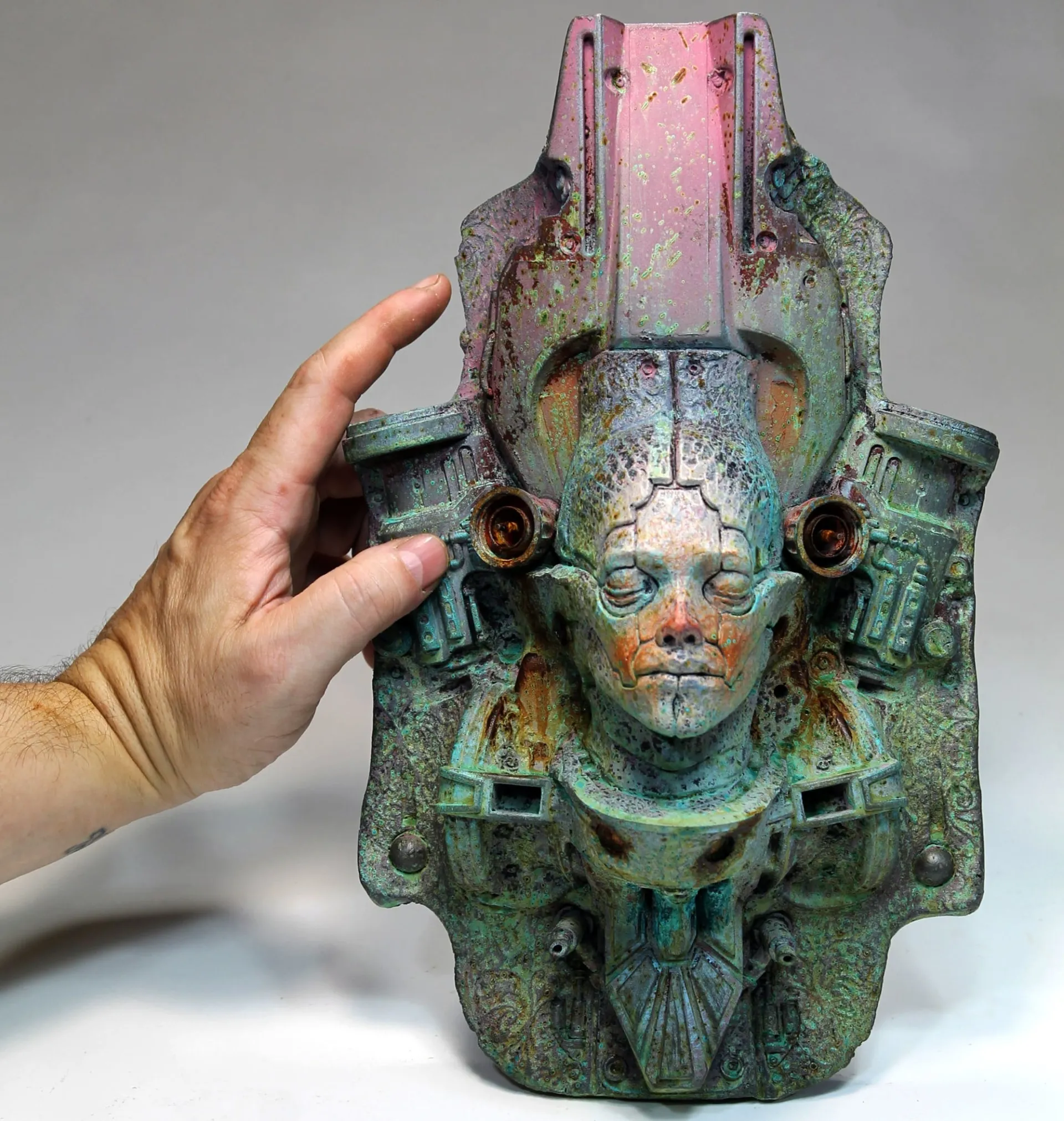 Les visages et bustes rétro-futuristes de Tomàs Barceló Les visages et bustes retro futuristes de Tomas Barcelo 8 Les-visages-et-bustes-retro-futuristes-de-Tomas-Barcelo-7