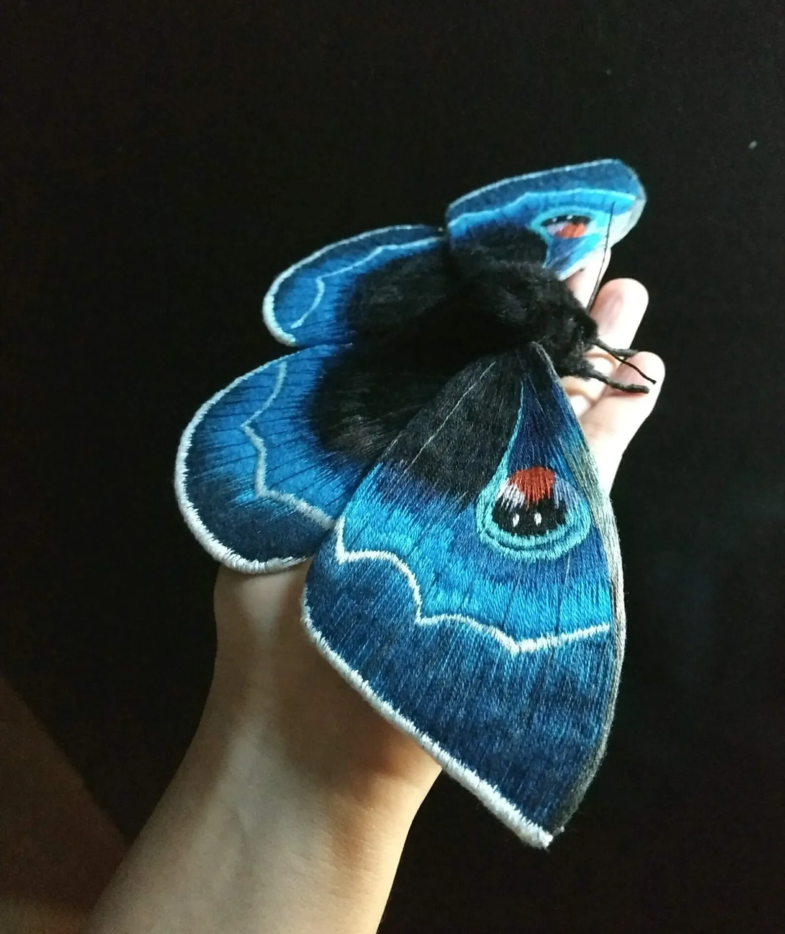 Des papillons en broderie par Yumi Okita des papillons en broderie par yumi okita 2 des-papillons-en-broderie-par-yumi-okita-2