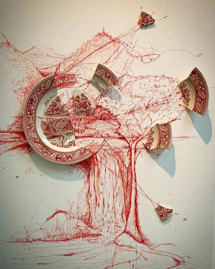 Fragmented - des "réparations" d' assiettes brisées par du dessin fragmented des reparations d assiettes brisees par du dessin robert strati 4 fragmented-des-reparations-d-assiettes-brisees-par-du-dessin-robert-strati-4