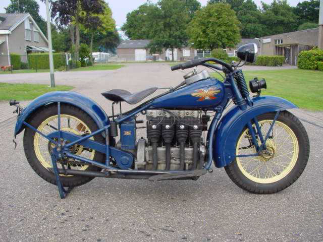 Henderson Model KJ 1930 d'origine Henderson Model KJ 1305 cm3 de 1930 avant la transformation d’Orley Ray Courtney