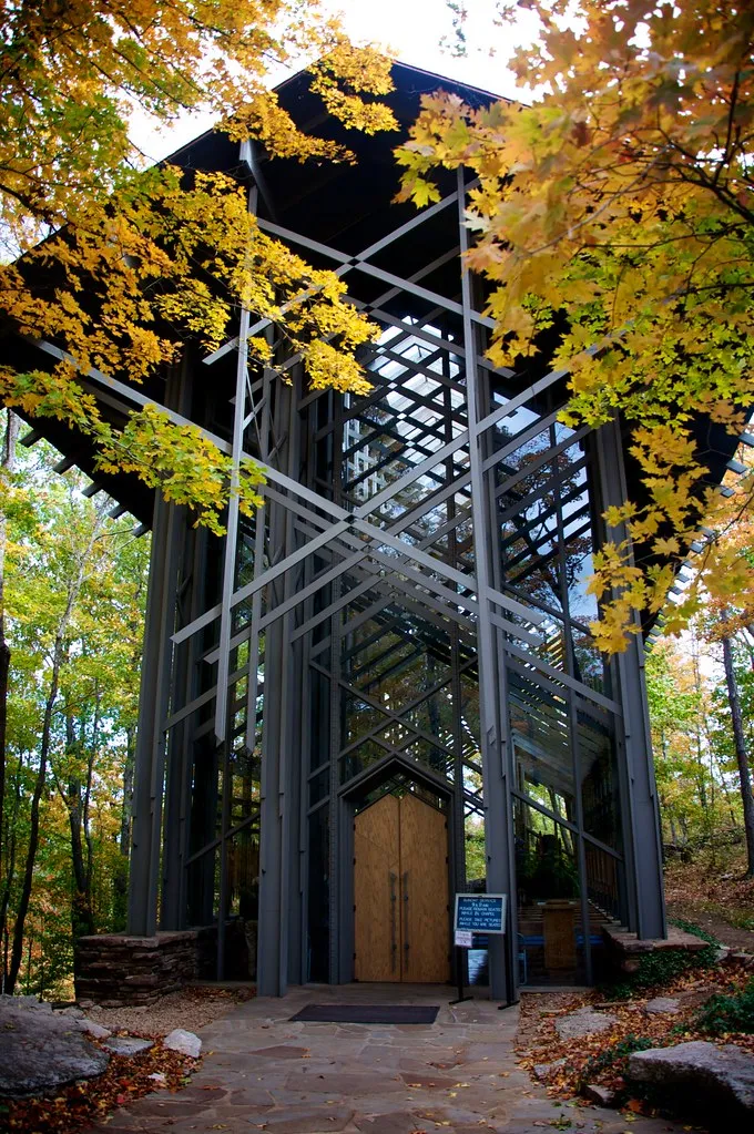 La chapelle Thorncrown, lieu de méditation forestière la chapelle thorncrown lieu de meditation forestiere 3 la-chapelle-thorncrown-lieu-de-meditation-forestiere-3