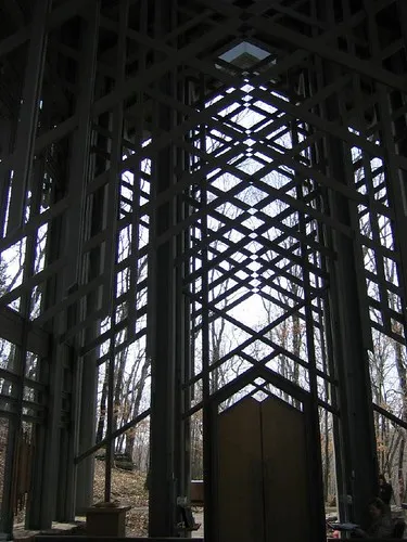 La chapelle Thorncrown, lieu de méditation forestière la chapelle thorncrown lieu de meditation forestiere 5 la-chapelle-thorncrown-lieu-de-meditation-forestiere-5