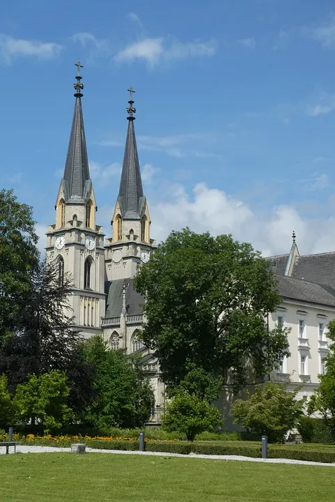 La somptueuse bibliothèque de l'abbaye d'Admont la somptueuse bibliotheque de labbaye d admont 2 la-somptueuse-bibliotheque-de-l-abbaye-d-admont-2
