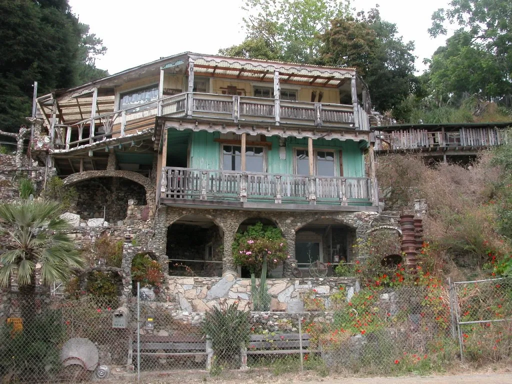 Nitt Witt Ridge, une célèbre maison en matériau de récupération nitt witt ridge une celebre maison en materiau de recuperation 2 nitt-witt-ridge-une-celebre-maison-en-materiau-de-recuperation-2