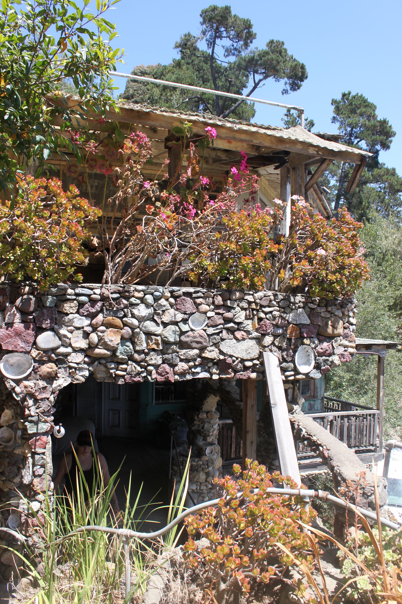 Nitt Witt Ridge, une célèbre maison en matériau de récupération nitt witt ridge une celebre maison en materiau de recuperation 4 nitt-witt-ridge-une-celebre-maison-en-materiau-de-recuperation-4