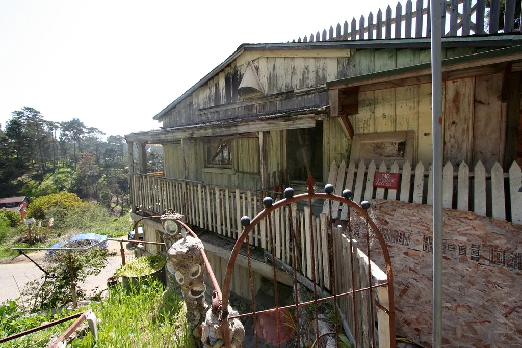 Nitt Witt Ridge, une célèbre maison en matériau de récupération nitt witt ridge une celebre maison en materiau de recuperation 7 nitt-witt-ridge-une-celebre-maison-en-materiau-de-recuperation-7