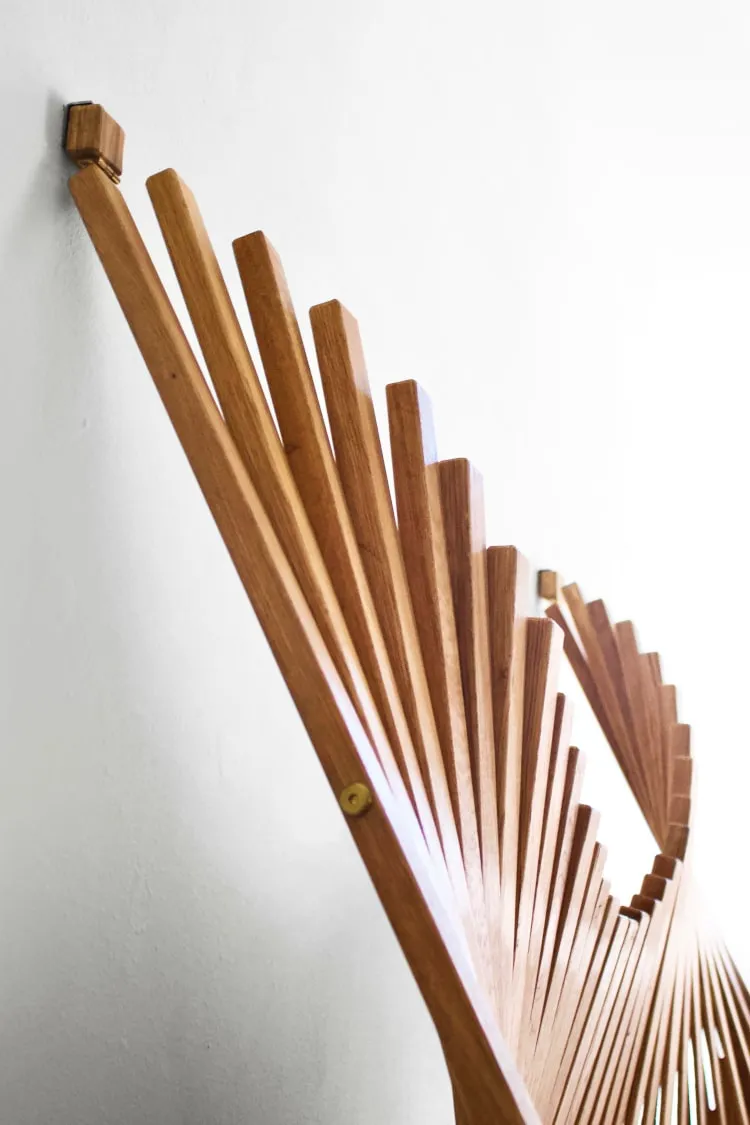 Un magnifique bureau mural qui se plie en œuvre d'art un magnifique bureau mural qui se plie en oeuvre dart 6 un-magnifique-bureau-mural-qui-se-plie-en-oeuvre-dart-6