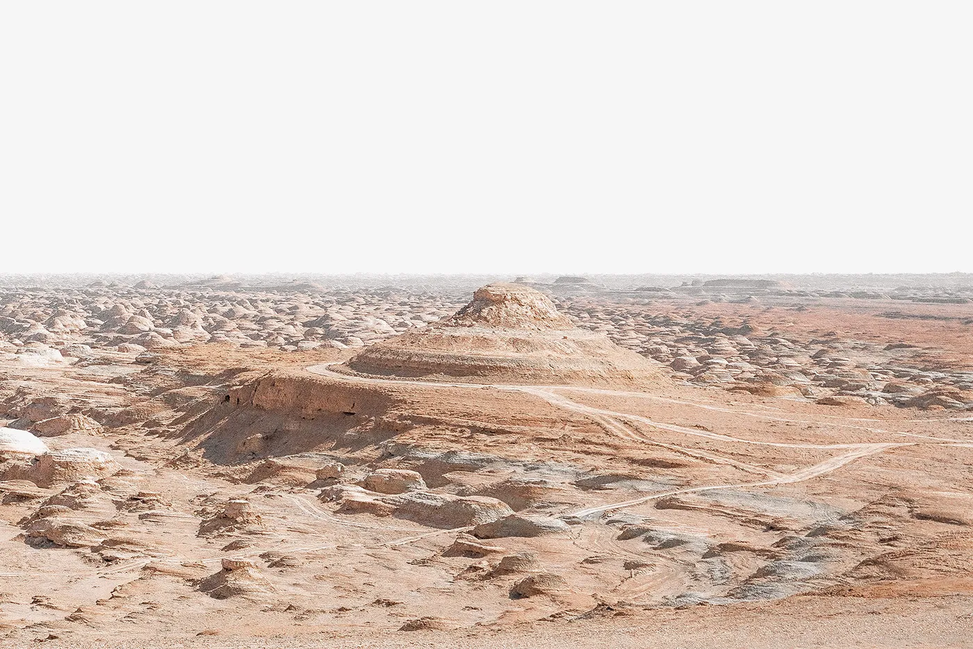 Les yardangs, navires rocheux des déserts les yardangs navires rocheux des deserts 4 les-yardangs-navires-rocheux-des-deserts-4