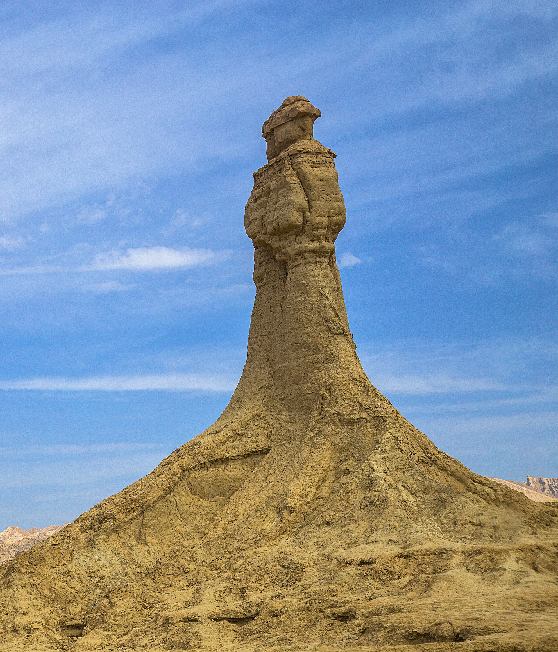 princesse espoir hingol pakistan La Princesse de l'espoir, formation rocheuse naturelle ressemblant à une femme debout dans le parc national de Hingol au Pakistan.