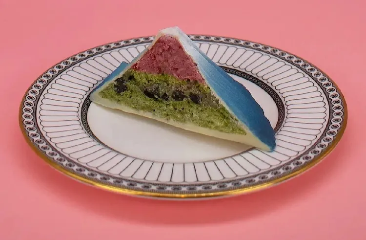 Le gâteau mont Fuji d'un salon de thé japonais un gateau mont fuji dun salon de the japonais 3 un-gateau-mont-fuji-dun-salon-de-the-japonais-3