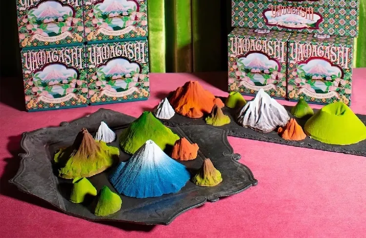 Le gâteau mont Fuji d'un salon de thé japonais un gateau mont fuji dun salon de the japonais 4 un-gateau-mont-fuji-dun-salon-de-the-japonais-4