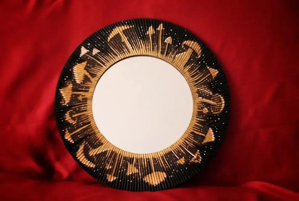 Des miroirs peints et autres objets à la décoration fantastique des miroirs peints et autres objets a la decoration fantastique 11 des-miroirs-peints-et-autres-objets-a-la-decoration-fantastique-11