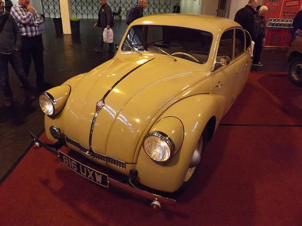 La Tatra 97 copiée par Volkswagen pour la Coccinelle la tatra 97 copiee par volkswagen pour la coccinelle 6 la-tatra-97-copiee-par-volkswagen-pour-la-coccinelle-6