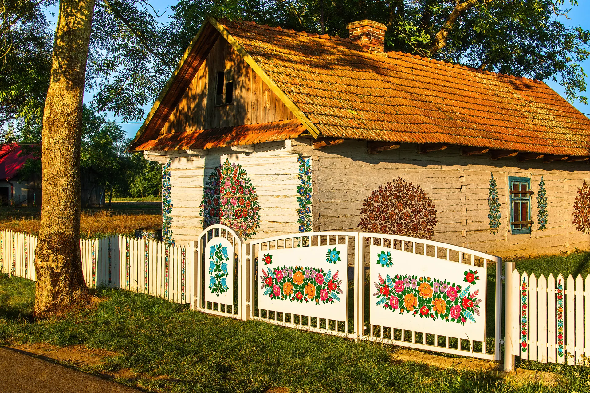 Quelques clichés de Zalipie par Michał Skarbiński quelques cliches de zalipie par michal skarbinski 5 quelques-cliches-de-zalipie-par-michal-skarbinski-5