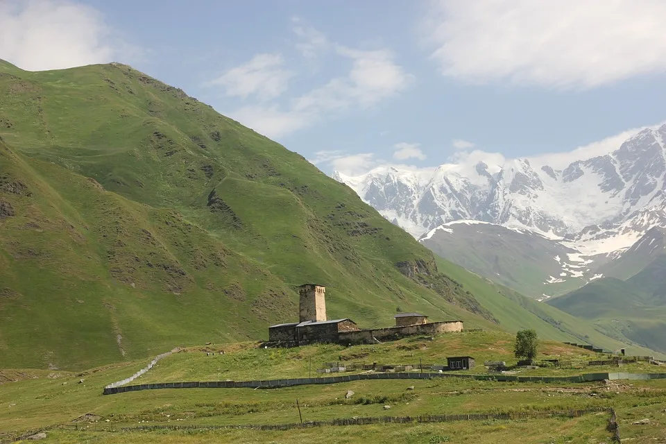 8 villages en altitude, des endroits préservés par le temps 8 villages en altitude des endroits preserves par le temps 2 ushguli georgie 2 8-villages-en-altitude-des-endroits-preserves-par-le-temps-2-ushguli-georgie-2