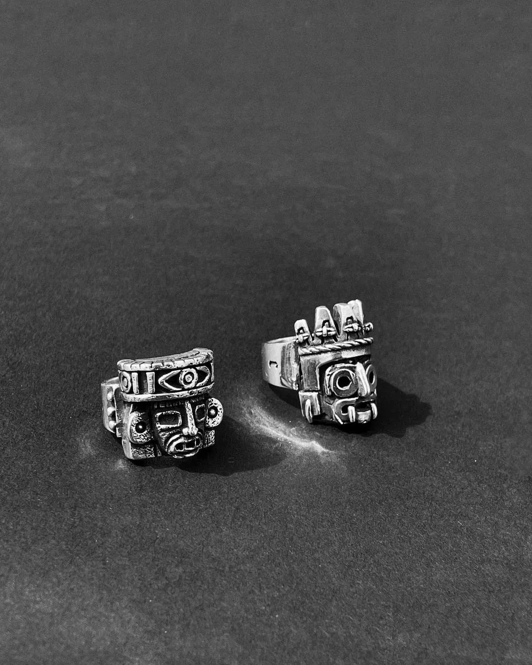 De magnifiques bagues aztèques et autres bijoux en argent de magnifiques bagues azteques et autres bijoux en argent maya 2 anneaux azteques de-magnifiques-bagues-azteques-et-autres-bijoux-en-argent-maya-2-anneaux-azteques.