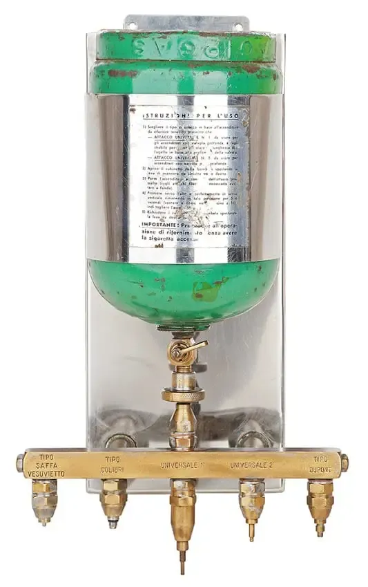 La beauté vintage des vieilles pompes à essence la beaute vintage des vieilles pompes a essence 6 agip chargeur briquet 1951 la-beaute-vintage-des-vieilles-pompes-a-essence-6-agip-chargeur-briquet-1951.