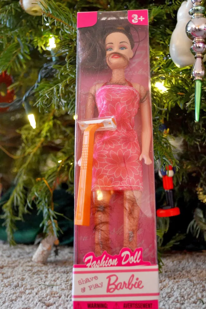 La Borbie, une poupée Barbie poilue à raser la borbie une poupee barbie poilue a raser 3 la-borbie-une-poupee-barbie-poilue-a-raser-3