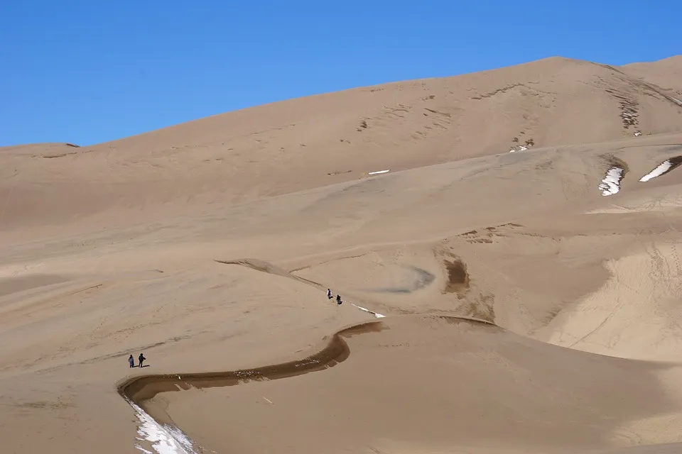 Les plus grandes dunes de sable d'Amérique du nord sont au Great Sand Dunes National Park les plus grandes dunes de sable damerique du nord sont au great sand dunes national park 2 les-plus-grandes-dunes-de-sable-damerique-du-nord-sont-au-great-sand-dunes-national-park-2