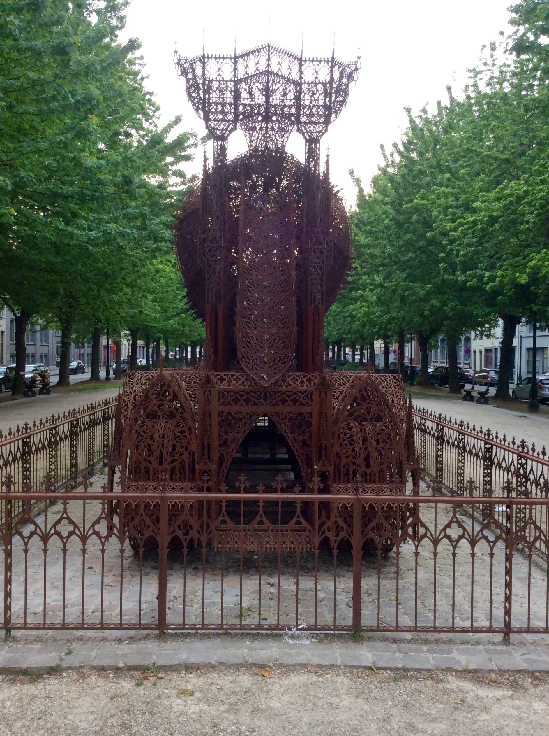 Cement Truck - une sculpture de camion toupie en dentelle d'acier cement truck une sculpture de camion toupie en dentelle dacier 3 cement-truck-une-sculpture-de-camion-toupie-en-dentelle-dacier-3