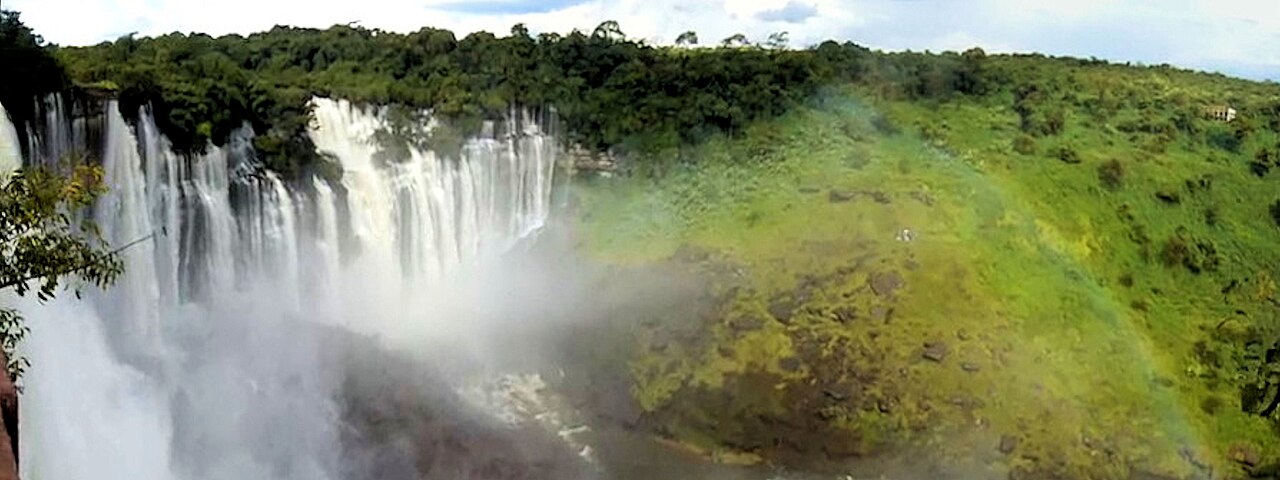 Vue panoramique des chutes de Kalandula en Angola Vue panoramique des chutes de Kalandula en Angola