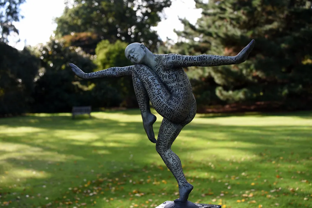 Danseuses de bronze et autres sculptures de Jonathan Hateley danseuses de bronze et autres sculptures de jonathan hateley 9 danseuses-de-bronze-et-autres-sculptures-de-jonathan-hateley-9