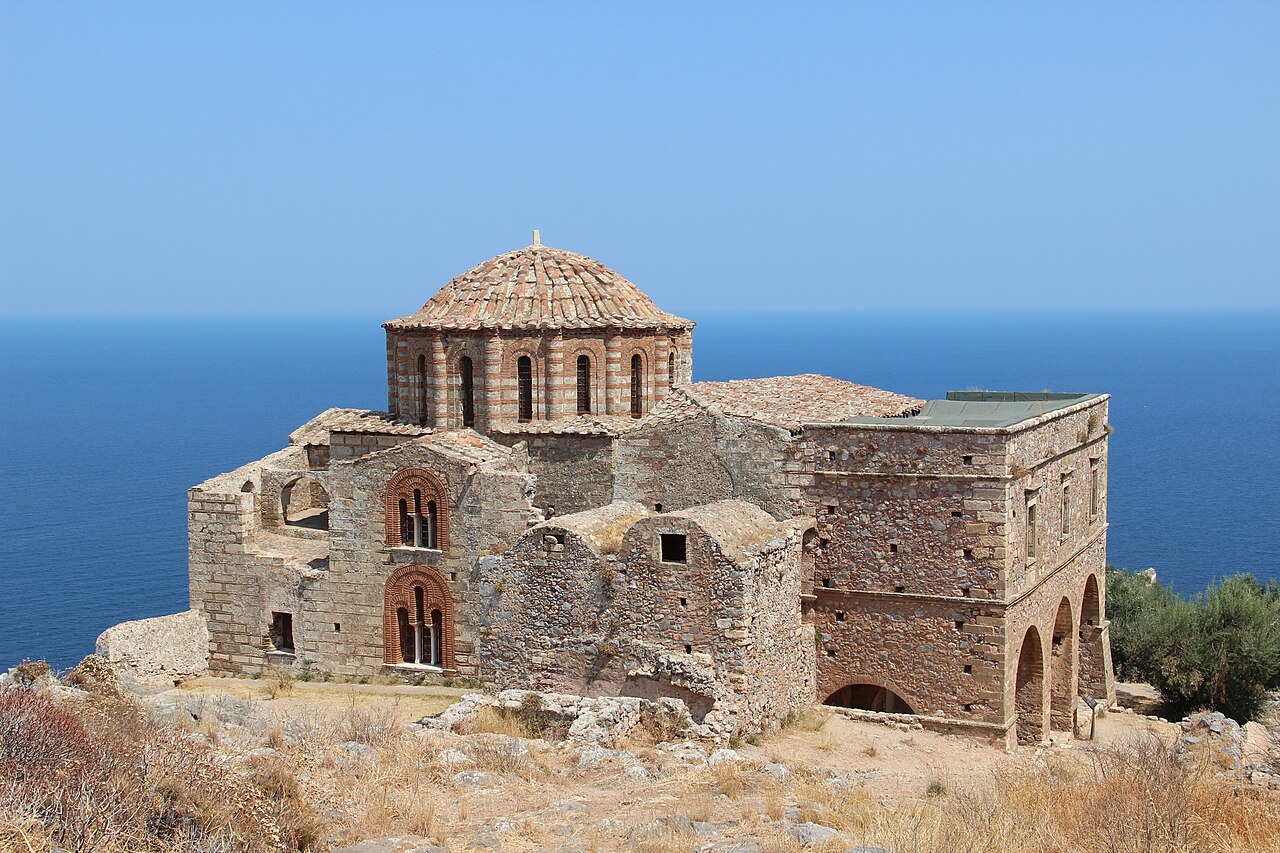 Église Sainte-Sophie dans la ville haute de Monemvasia en Grèce Église Sainte-Sophie dans la ville haute de Monemvasia en Grèce