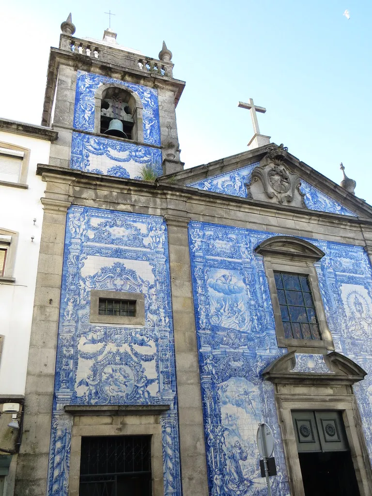 La magnifique façade de la chapelle des âmes, Capela das Almas la magnifique facade de la chapelle des ames capela das almas 2 la-magnifique-facade-de-la-chapelle-des-ames-capela-das-almas-2.