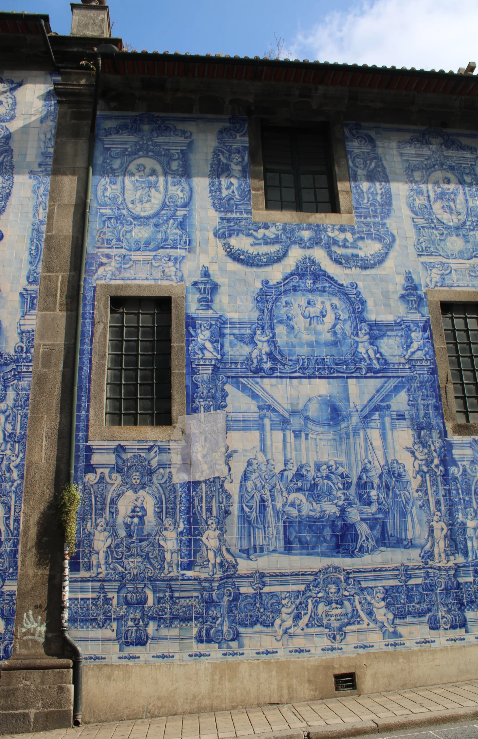 La magnifique façade de la chapelle des âmes, Capela das Almas la magnifique facade de la chapelle des ames capela das almas 5 scaled la-magnifique-facade-de-la-chapelle-des-ames-capela-das-almas-5