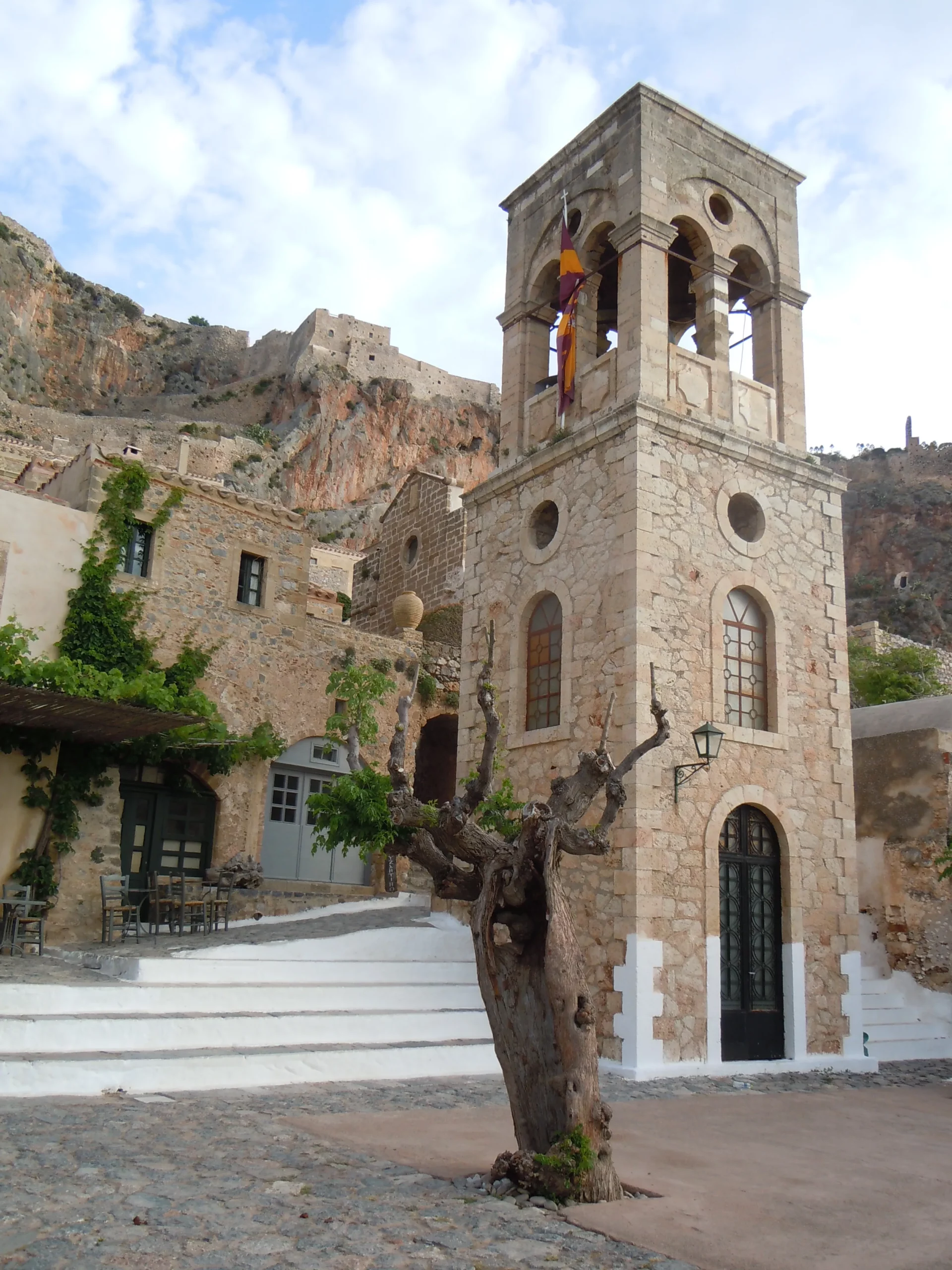 Le charme médiéval de Monemvasia en Grèce le charme medieval de monemvasia en grece 10 scaled le-charme-medieval-de-monemvasia-en-grece-10