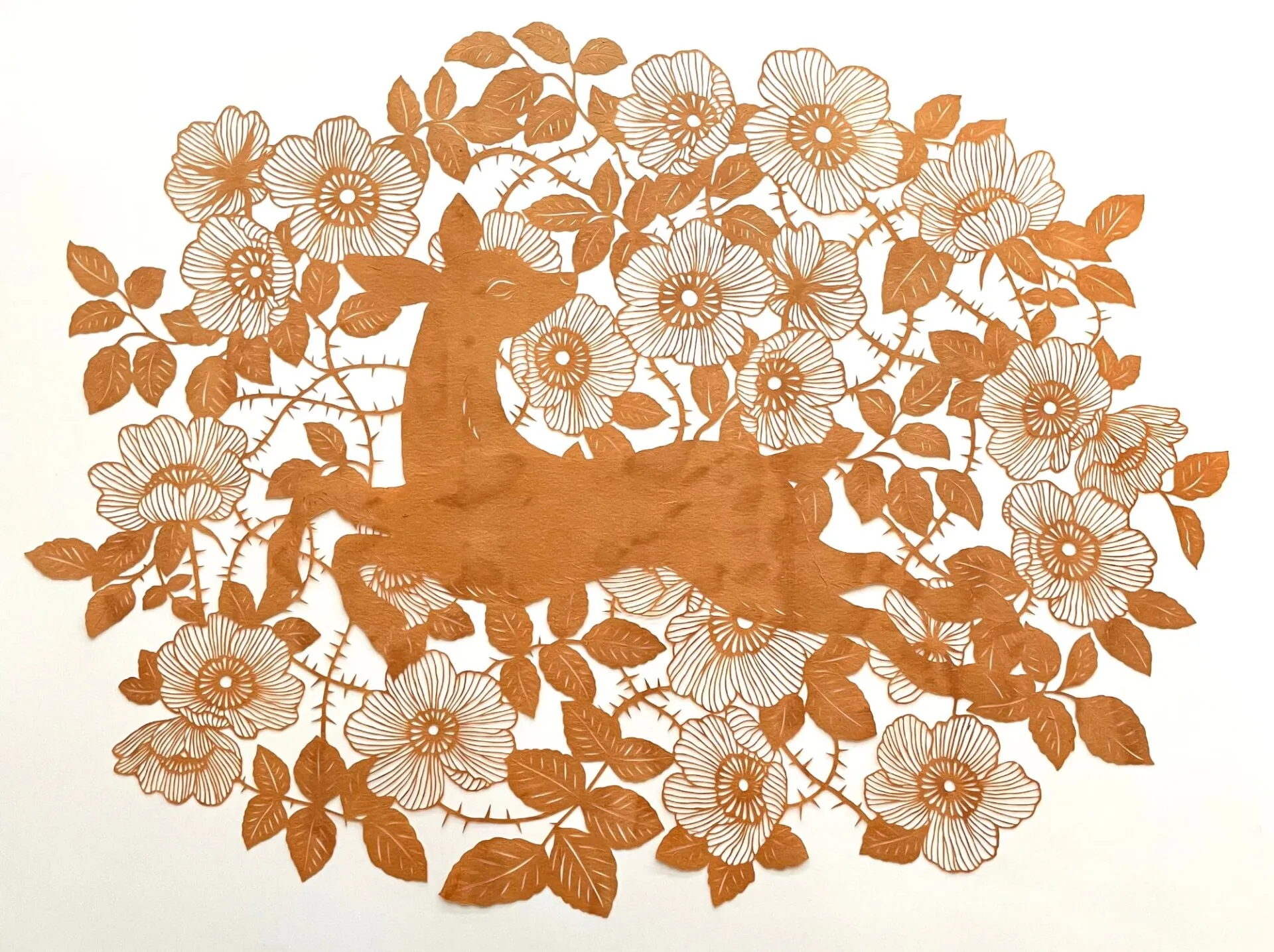 Les découpes de papier teint de Kanako Abe les decoupes de papier teint de kanako abe 6 les-decoupes-de-papier-teint-de-kanako-abe-6