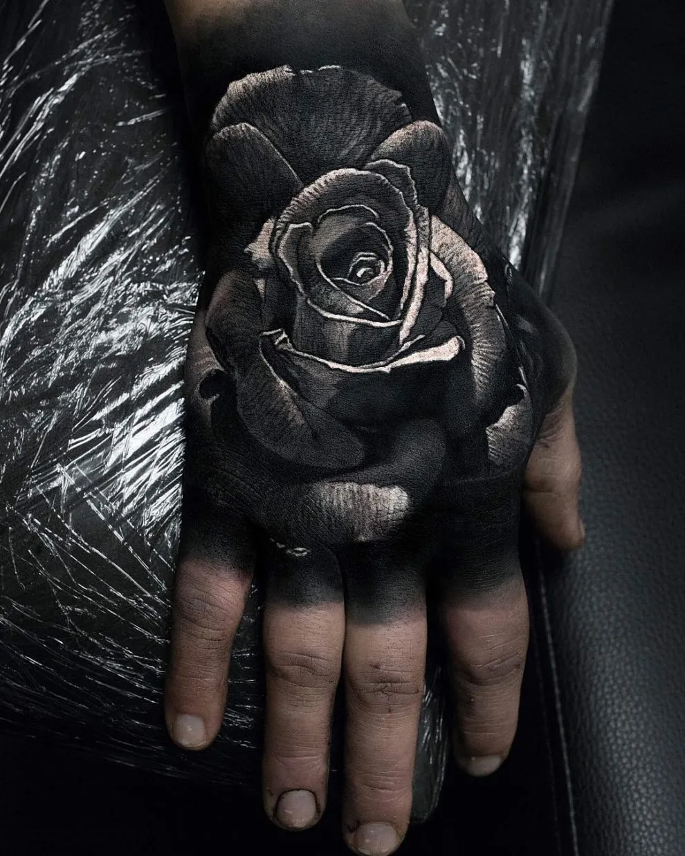 Les tatouages macabres hyperréalistes de Sandry Riffard les tatouages macabres hyperrealistes de sandry riffard horreur terreur 5 les-tatouages-macabres-hyperrealistes-de-sandry-riffard-horreur-terreur-5.