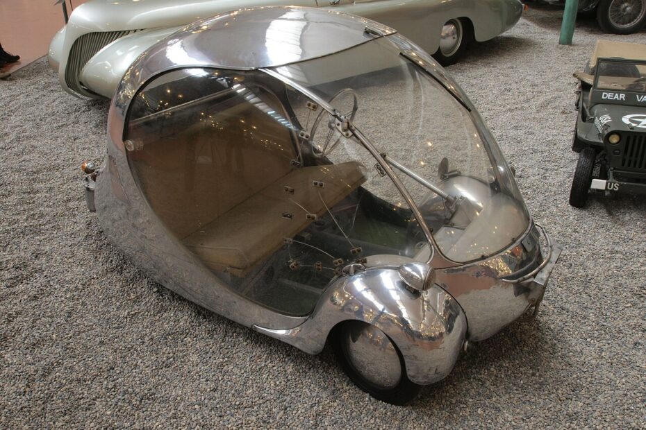 L’Œuf électrique : la voiture en forme d’œuf de Paul Arzens née en 1942 oeuf electrique paul arzens voiture 1942 L’Œuf électrique, voiture en forme d’œuf de Paul Arzens construite en 1942