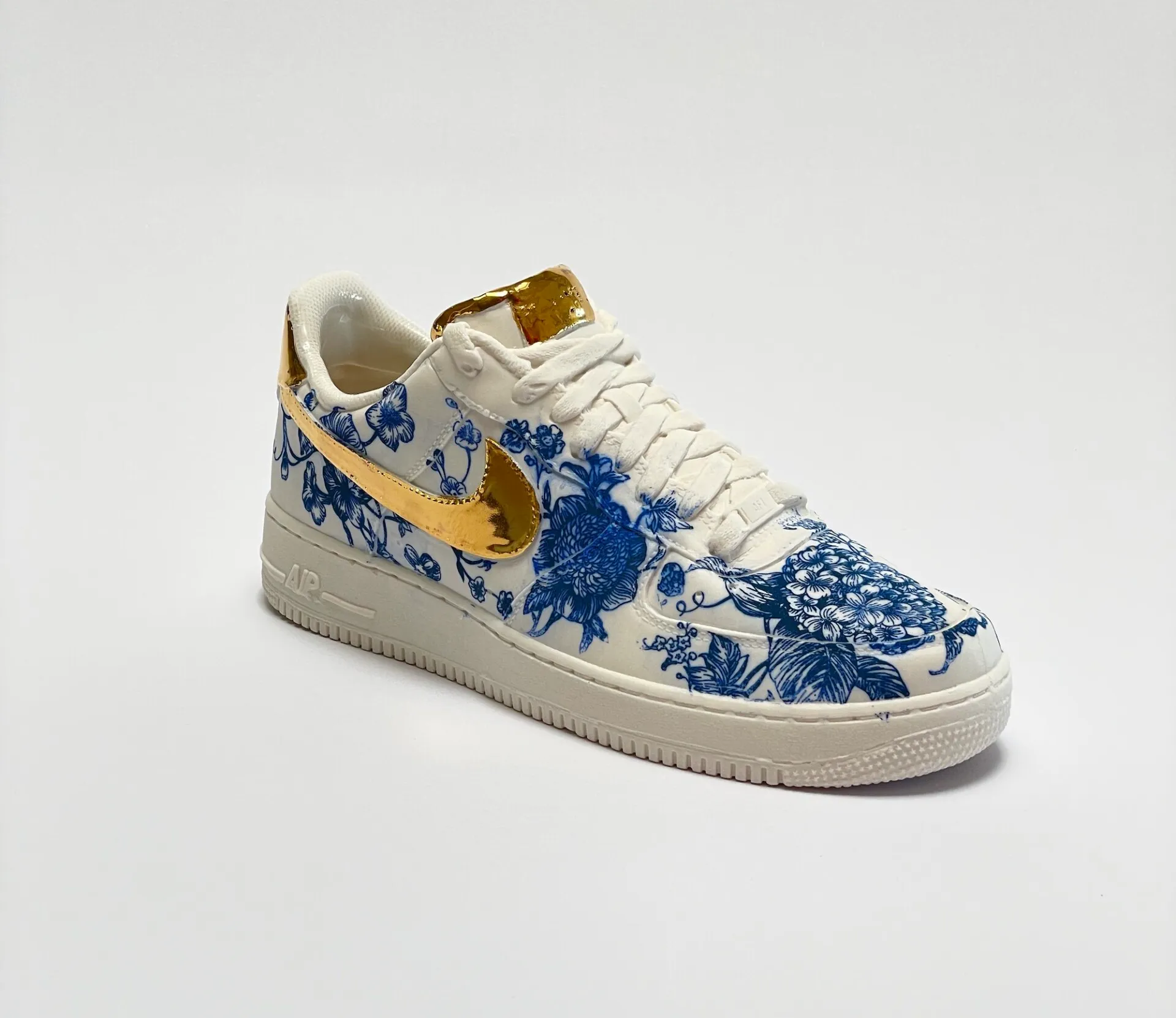 Les objets du quotidien de porcelaine de Brock DeBoer les objets du quotidien de porcelaine de brock deboer 3 sneaker nike en porcelaine les-objets-du-quotidien-de-porcelaine-de-brock-deboer-3-sneaker-nike-en-porcelaine